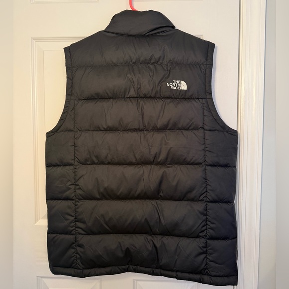 NWOT The North Face Men's Black Puffer Vest Size Large Never Worn - Picture 2 of 5